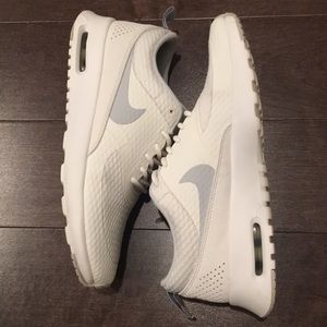 Nike sneakers in white